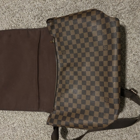 LOUIS VUITTON Damier Brooklyn GM Messengwe bag - Picture 6 of 8